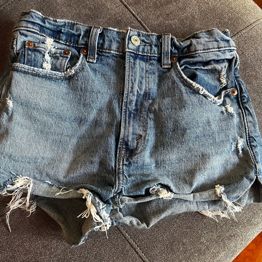 Abercrombie & Fitch The Mom Short High Rise
